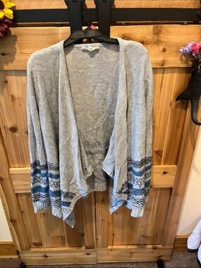 Cloud Chaser Light Gray Open-Front Cardigan with Blue Accent Pattern